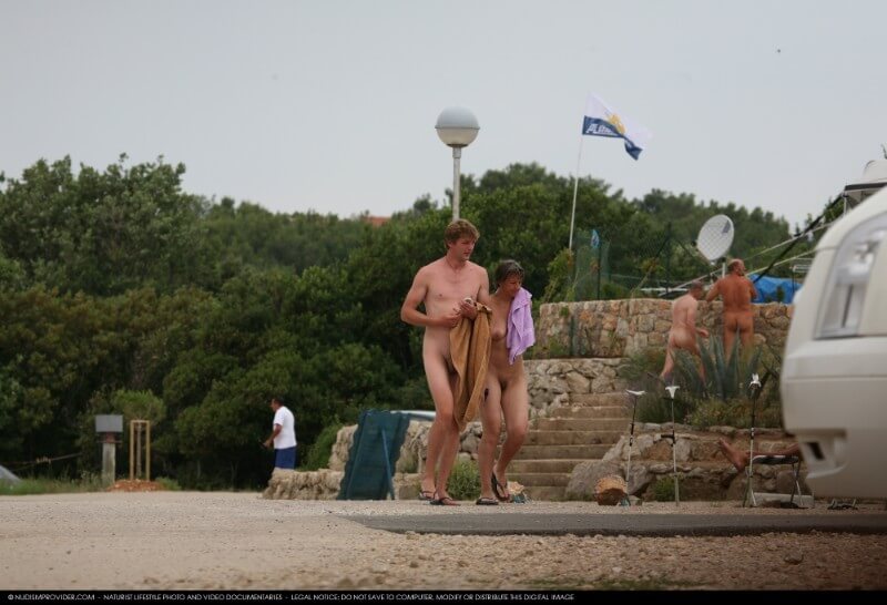 Nudism Family Indian Summer Painting photo gallery - Naturists respect each other and those around them