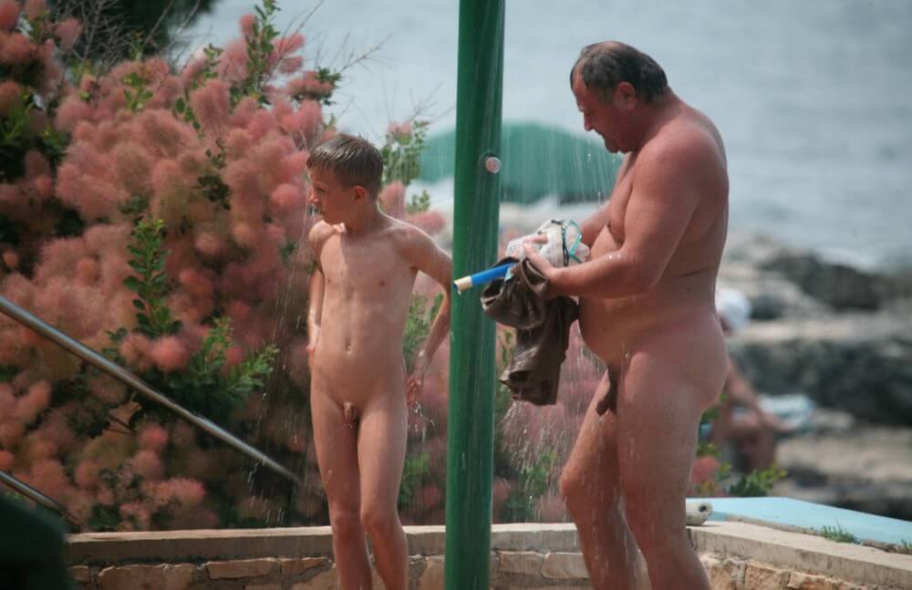 Naturist Shower Profiles pics - A person without clothes is closer to the wild
