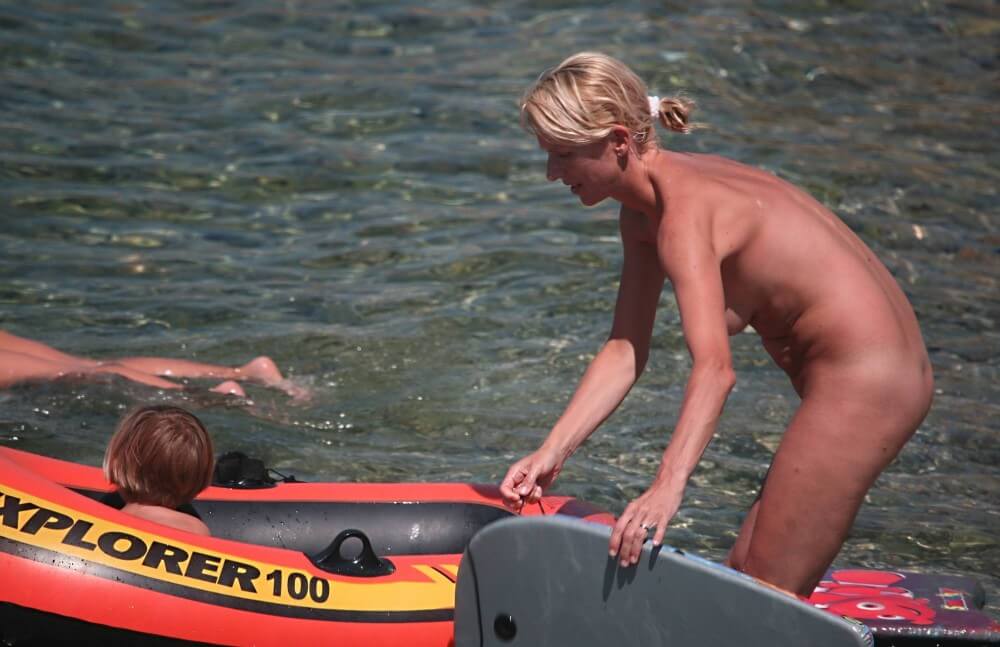 Red Boating for Two Nudists pics - Freedom of choice and honesty are key ideas in naturism and nudism