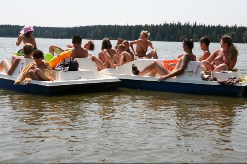 Naturis by LAKE FOREST FRIENDS - Nudism means fewer complexes