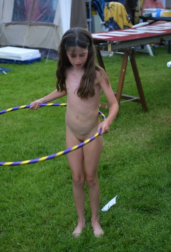 Holland Grass Hula Hoops pics - Pure naturism teaches us to accept ourselves and others without judgment or criticism