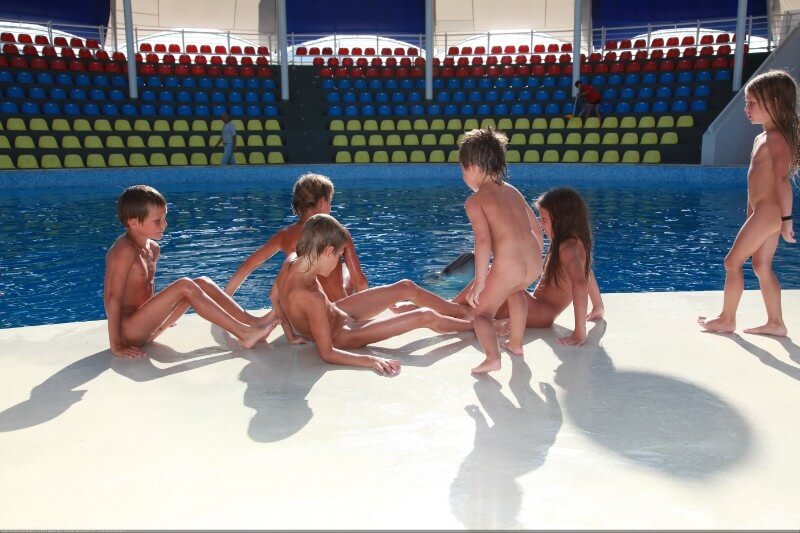 Swimming dolphins photo gallery - Love for oneself and nature as the foundation of the naturist lifestyle