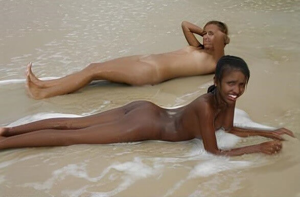Brazilian Nudists # 1 pics - In this nudist movement, voluntariness and comfort are important