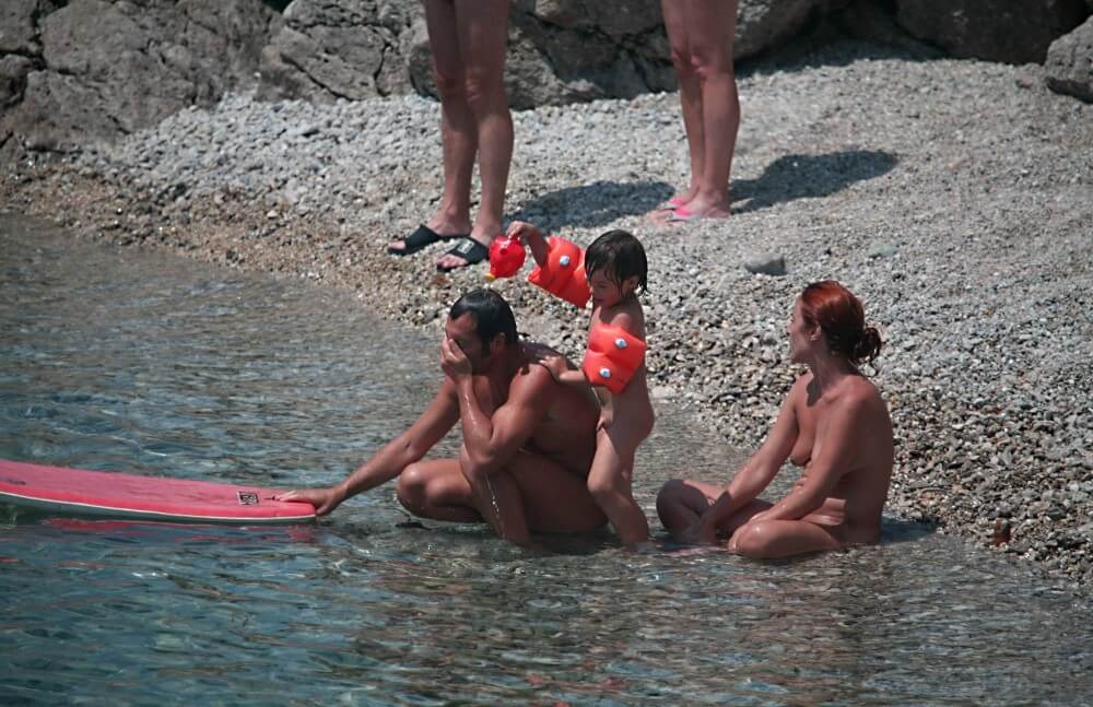 Beach Nudist Family Shore Camp pics - Naturism helps break free from body stereotypes