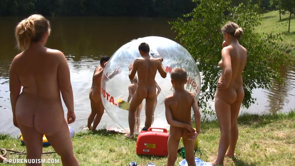 Aqua Nude Relaxation Full HD - Minimizing clothing or nudism