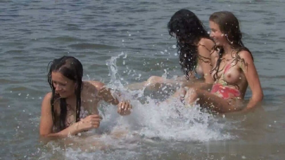 Body Art At Nudist Beach - Many naked men and women