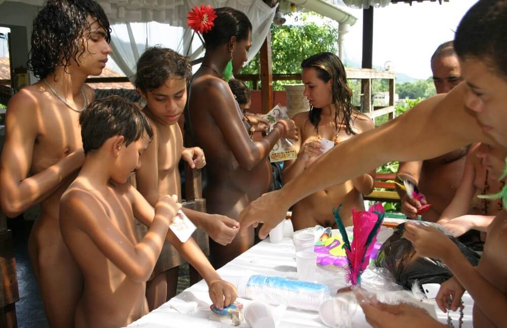 Brazilian Sunshine Beauty photos - Nudism is based on sincerity
