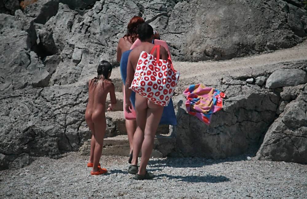 Calling To Go Home pics - Nudity is only possible among people