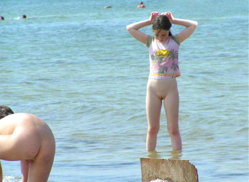 Crazy dirty girls - A well-known naturist center