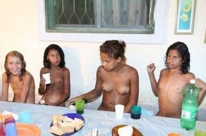 Family Events Pictures # 1 - Lightness and ease as the main traits of naturists