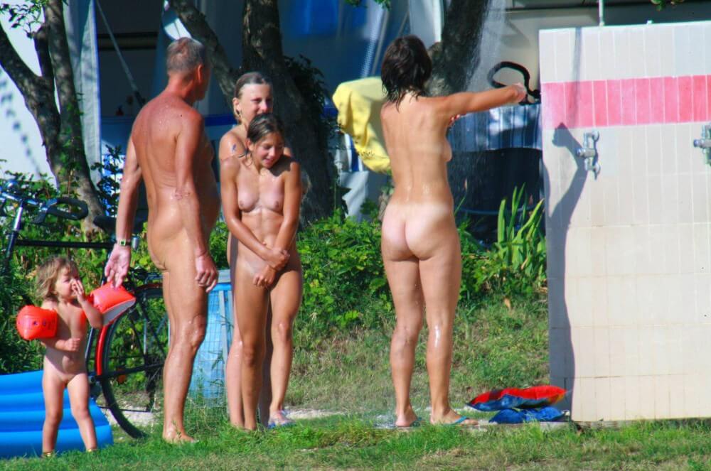 Ula FKK Water Toy pics - Naturalness and freedom go hand in hand with naturism