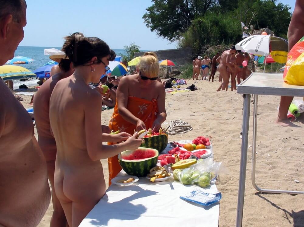 Bulgarian Nude Day Preps pics - The practice of naturism helps build trust and honesty among people