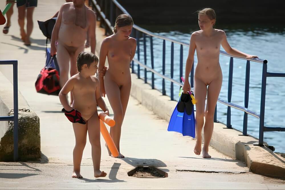 Naturism photo gallery # 11 - It values honesty and sincerity in trusting the nudists around you