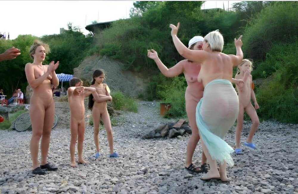 Dances on a beach pics - Naturists love nature and the environment