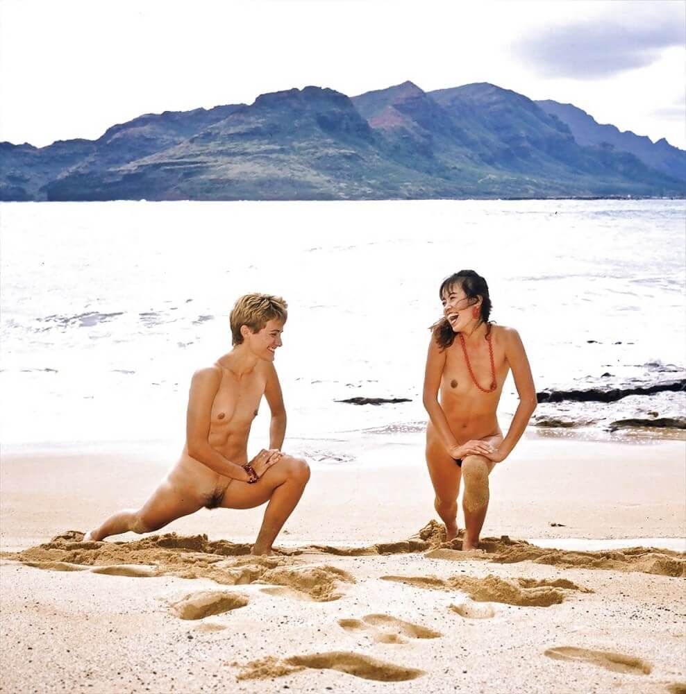 Retro naturism photos - Naturists respect each other and those around them