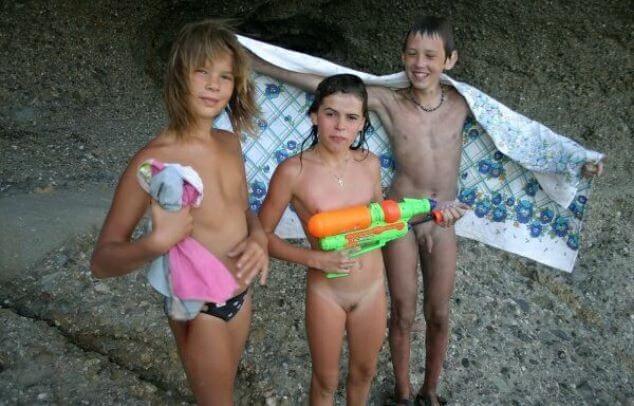 Naturism photo gallery # 33 - Nudity helps you understand yourself and respect others