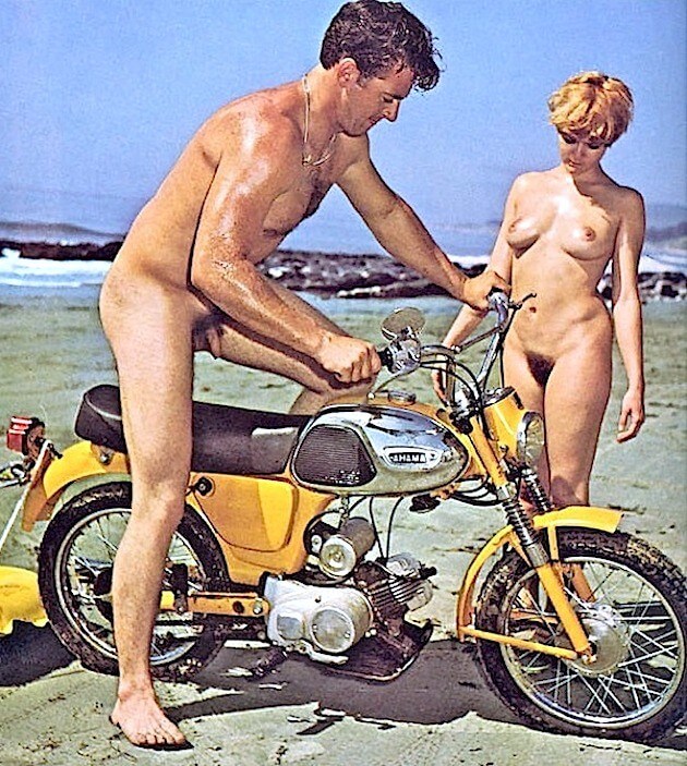 Retro naturism photo gallery - We are naked in the bosom of nature