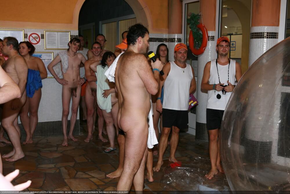 Naturism photo gallery # 56 - Nudity helps us better understand ourselves and those around us