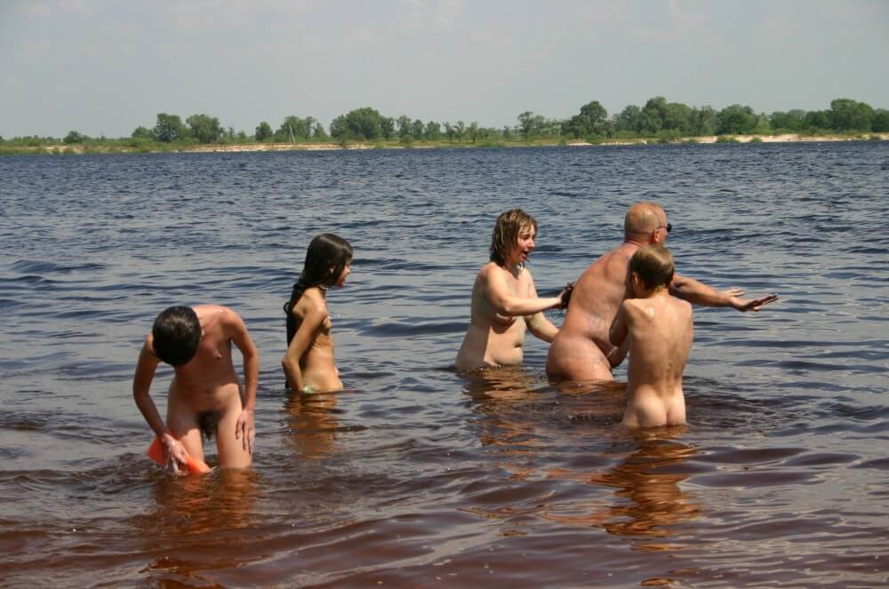 Kiev Water-Front Bathing pics - The practices of naturism teach us to appreciate life and harmony with the world around us