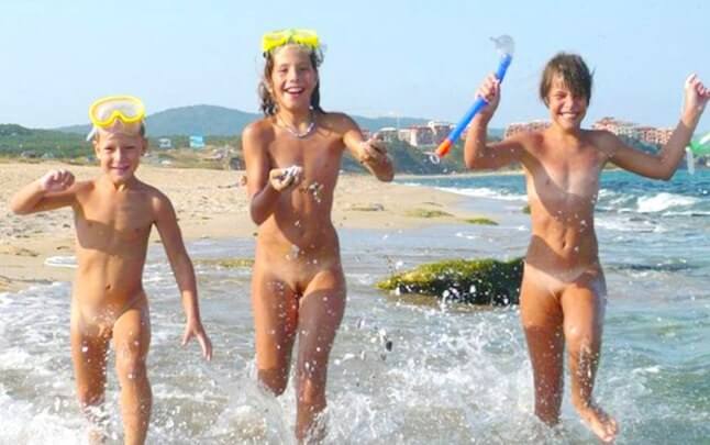 Naturism photo gallery # 27 - Openness to the world and new ideas is a defining trait of naturists and nudists