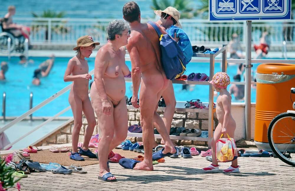 Family Poolside Grouping pics - Nature serves as the bodys natural clothing