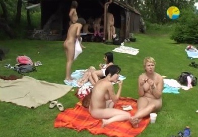 Naturist Freedom: Cottage Picnic - Naturists respect each other and those around them