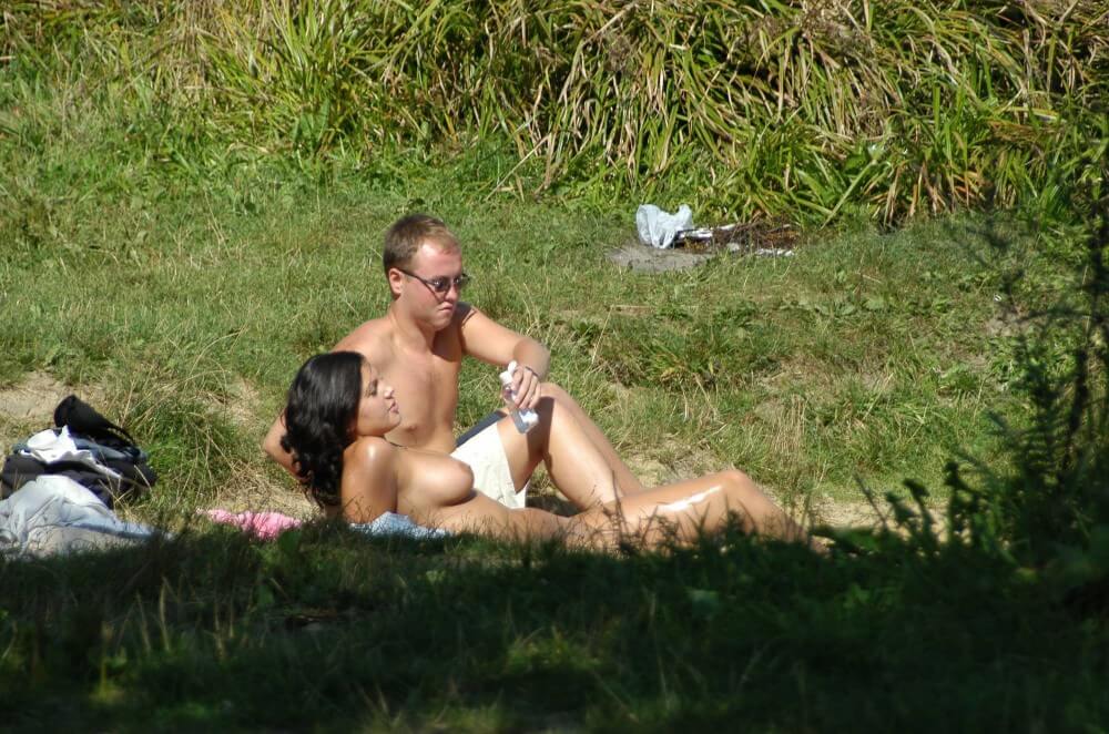Photo Shoot Observation pics - Nudism teaches us to appreciate the present and be honest