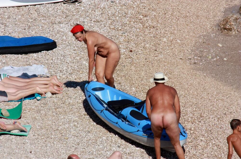 Get In Waters for Boating pics - Nudists live together in nature and in groups
