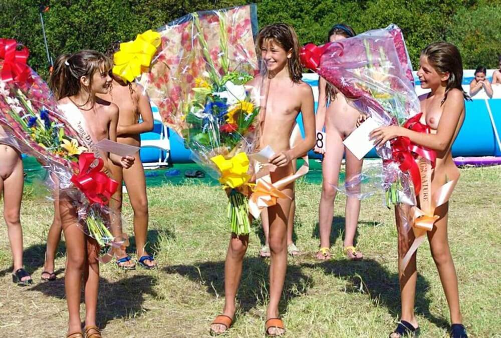 Nudism photo gallery # 2 - Nudity as part of a life free from shame and fear of ones own nakedness