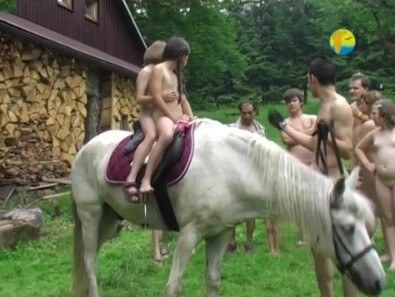 Naturist Freedom: In the Sun - Nudism is normal and fun