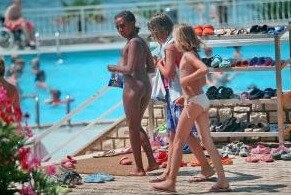 Water Locations Photo Set 13 - Nudism helps strengthen friendships