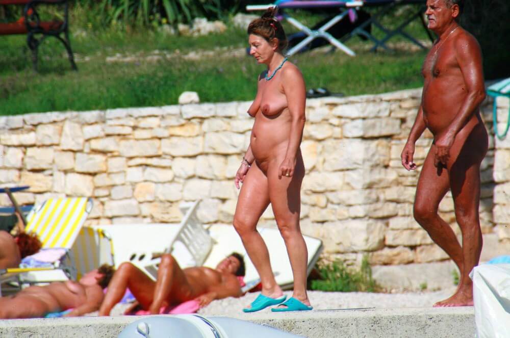 Ula FKK Wall-Side Passby photos - Nudity promotes inner harmony and peace of mind