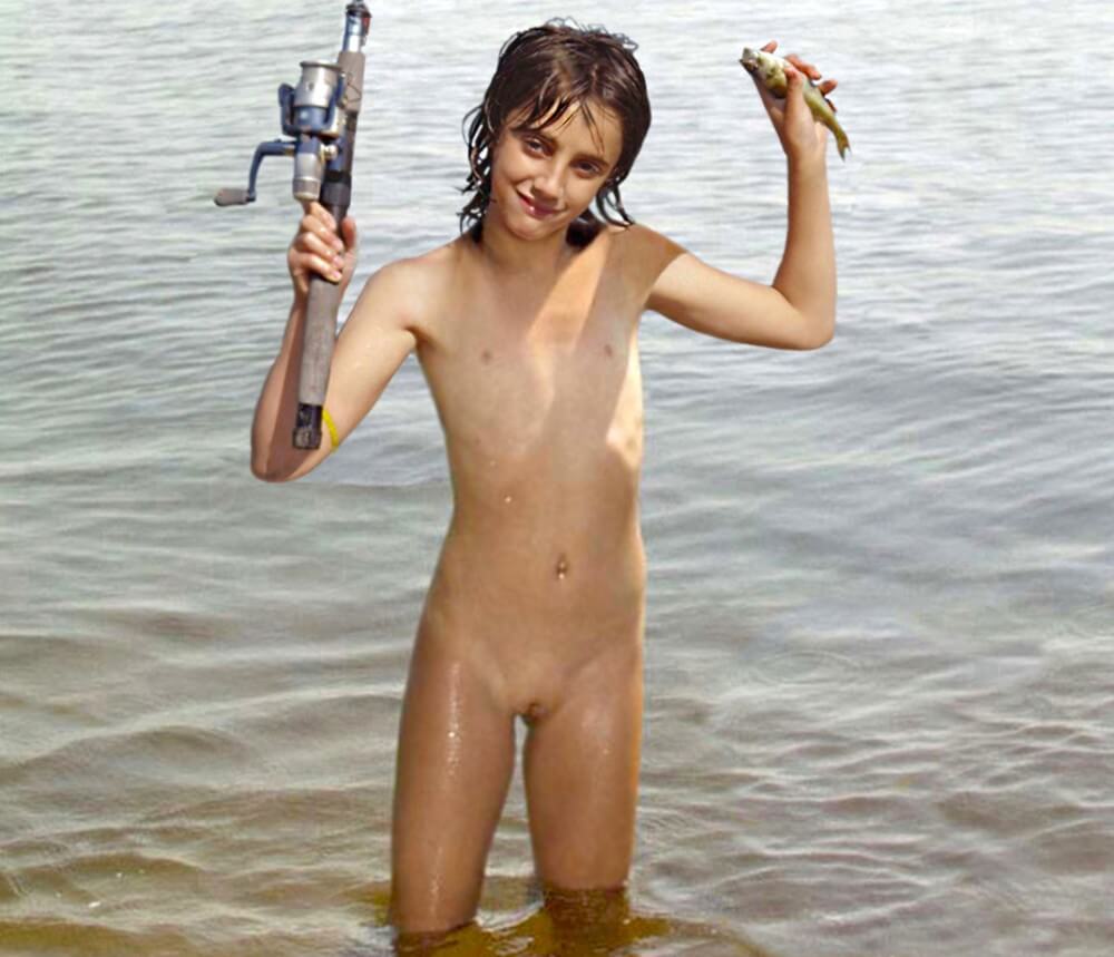 Naturism photo gallery # 42 - Nudity fosters trust and honesty