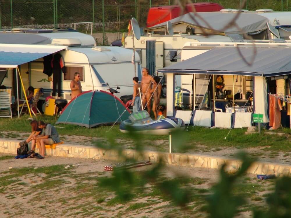 FKK Outdoor Shoreline pics - Rejecting Swimsuits