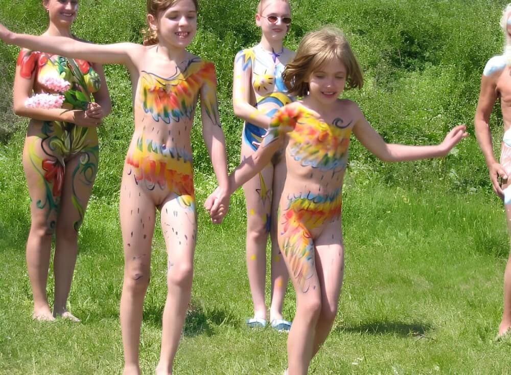 Naturism photo gallery # 29 - Nudism helps to overcome shyness and insecurities