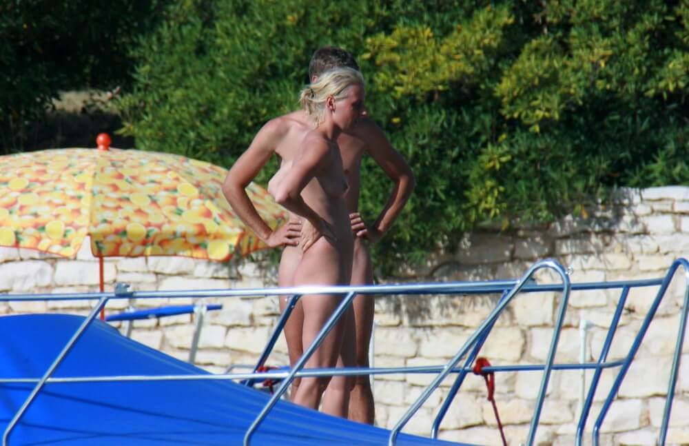 Casual Beachside Strolling pics - Naturism as the meaning of life