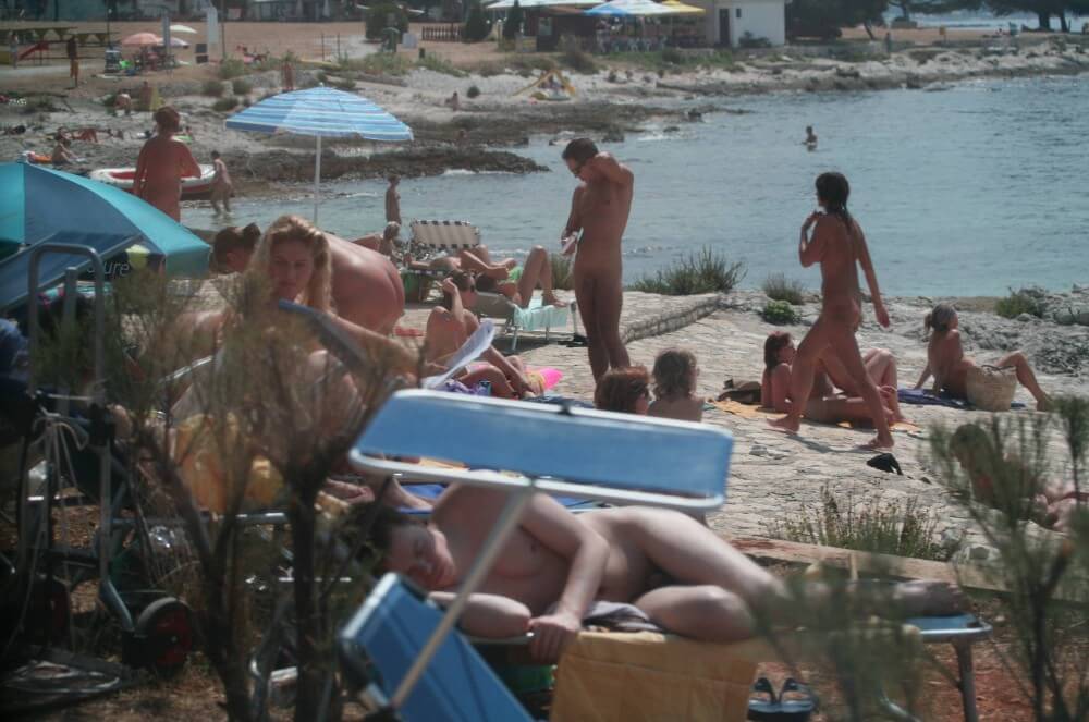 Nuda Beach Wide Outlook pics - Travel and tours incorporating elements of the naturist lifestyle