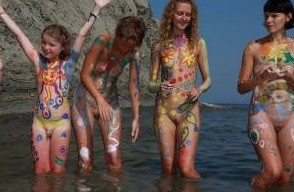 A Mediterranean Crag photos - Support and mutual understanding are important in the nudism movement
