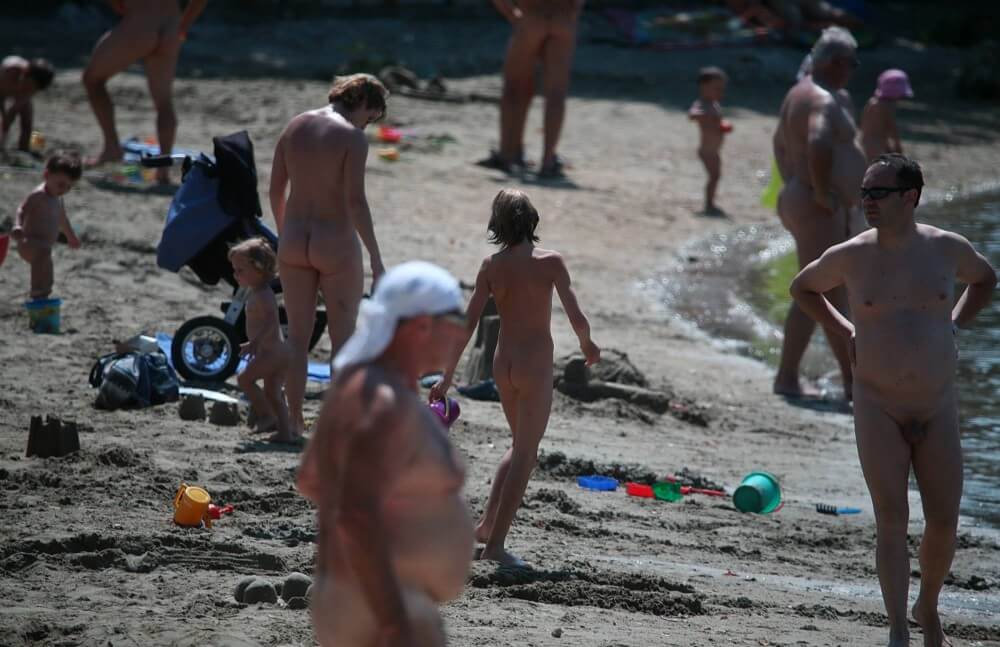Jr Coastal Beach Paradise pics - Private nudist club