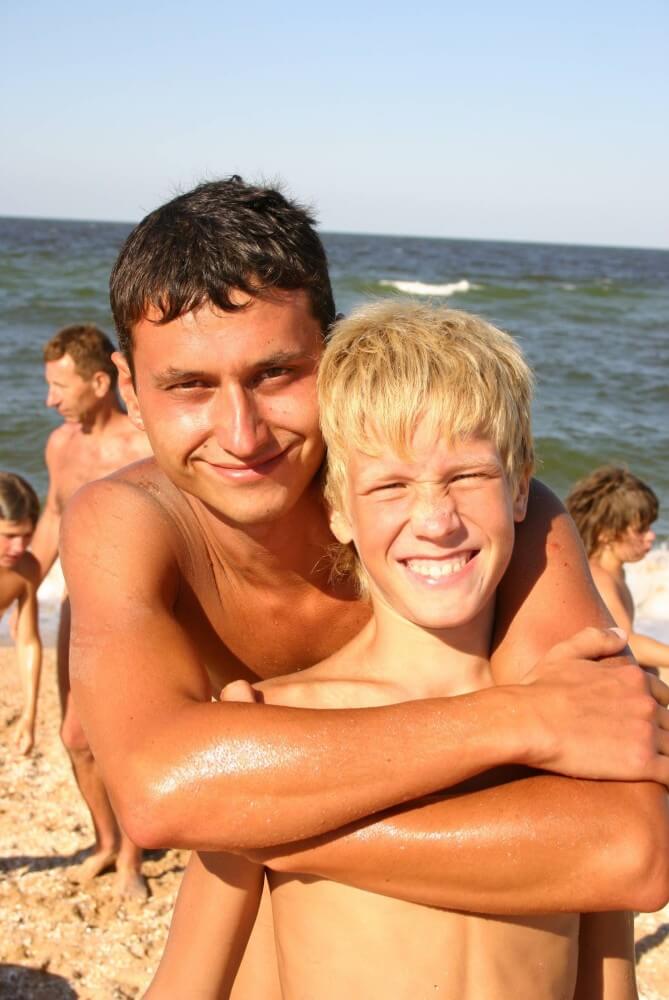 Naturist Group Pictures - This practice of going nude was embraced by the highest ranks of the aristocracy