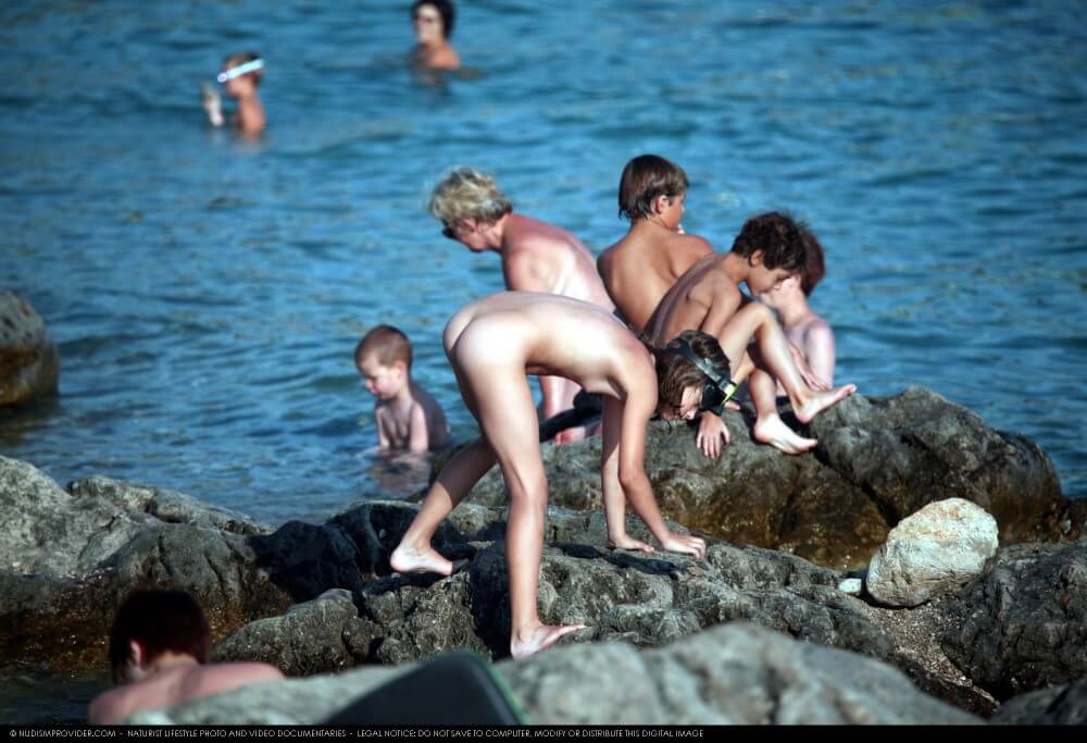 Summer day on the Black Sea photos - Mutual respect is an important part of the naturist community