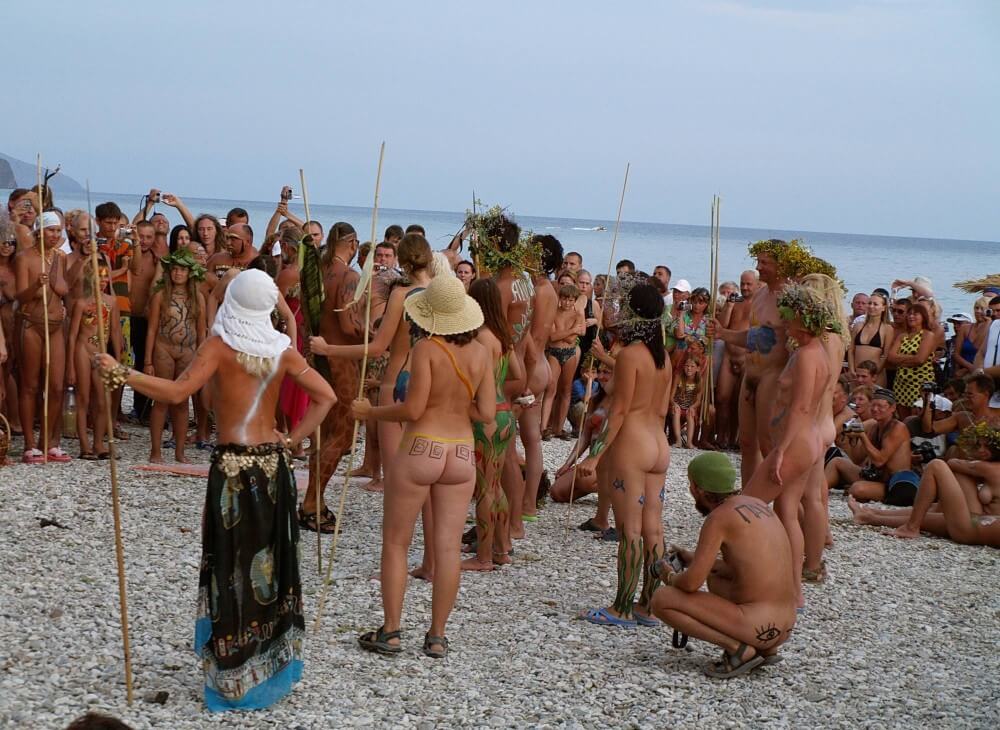 Naturist Party Mega Bash pics - In ancient times, sports were practiced in the nude