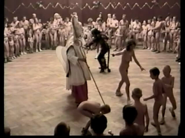Helios Natura: Christmas Kinder Spiele - The impact of naturism on health