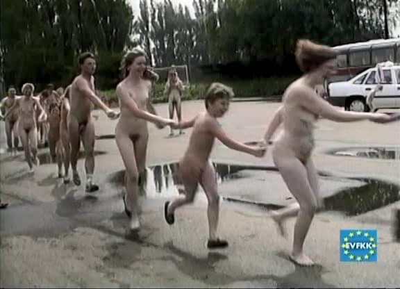 Helios Natura: Tutti-Frutti Nudie - Eurovid FKK - Nudism and naturism are a path to self-acceptance